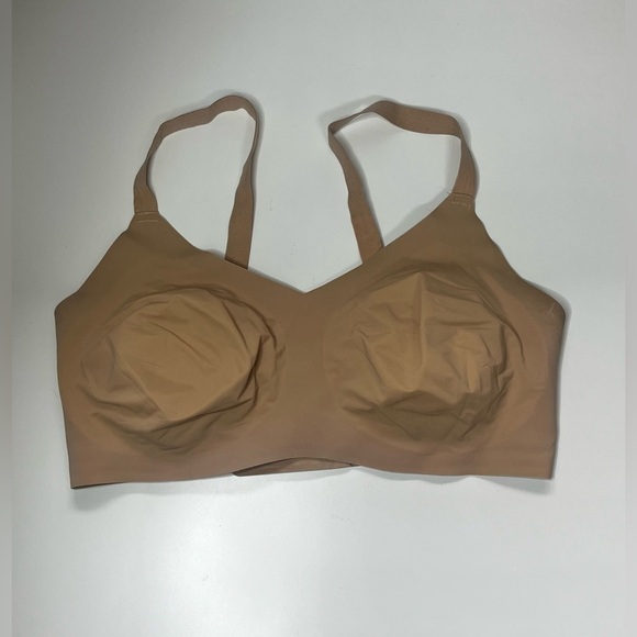 Padded V-Neck  Bra - Picture 3 of 6